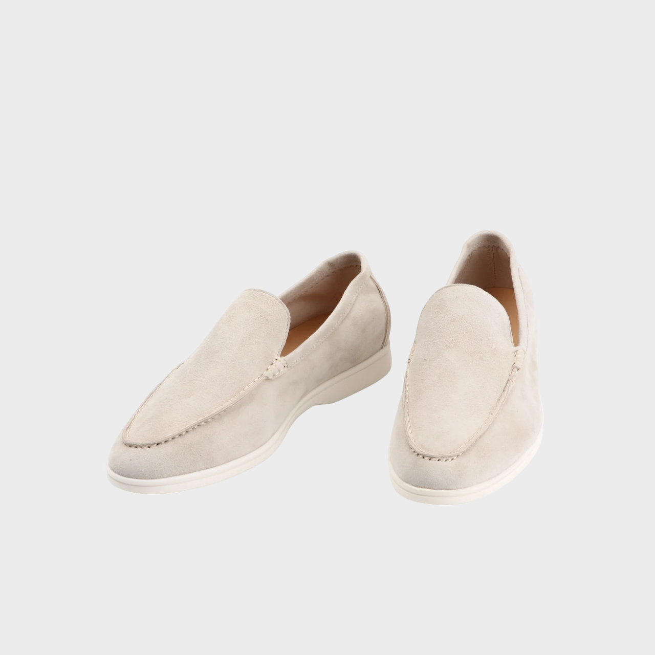 "Versatile men’s loafers in premium leather, ideal for daily wear"