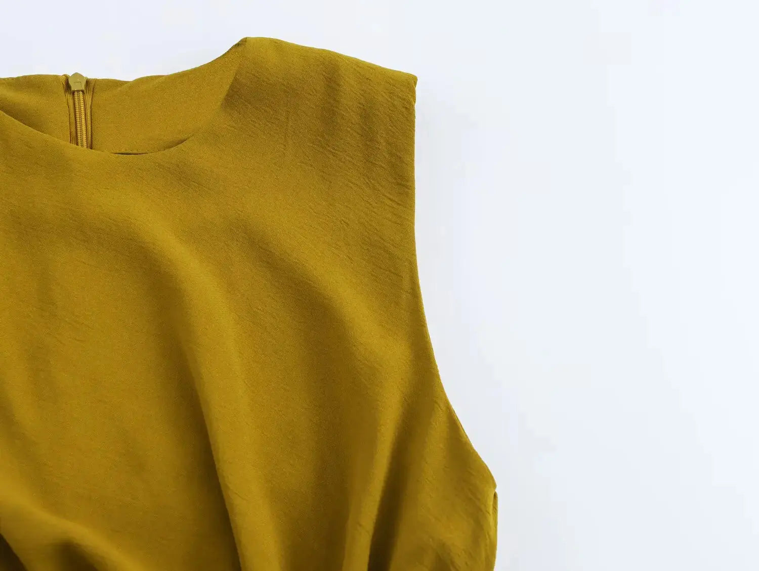 Close-up detail of Donna d'Alba Dress, fabric detail