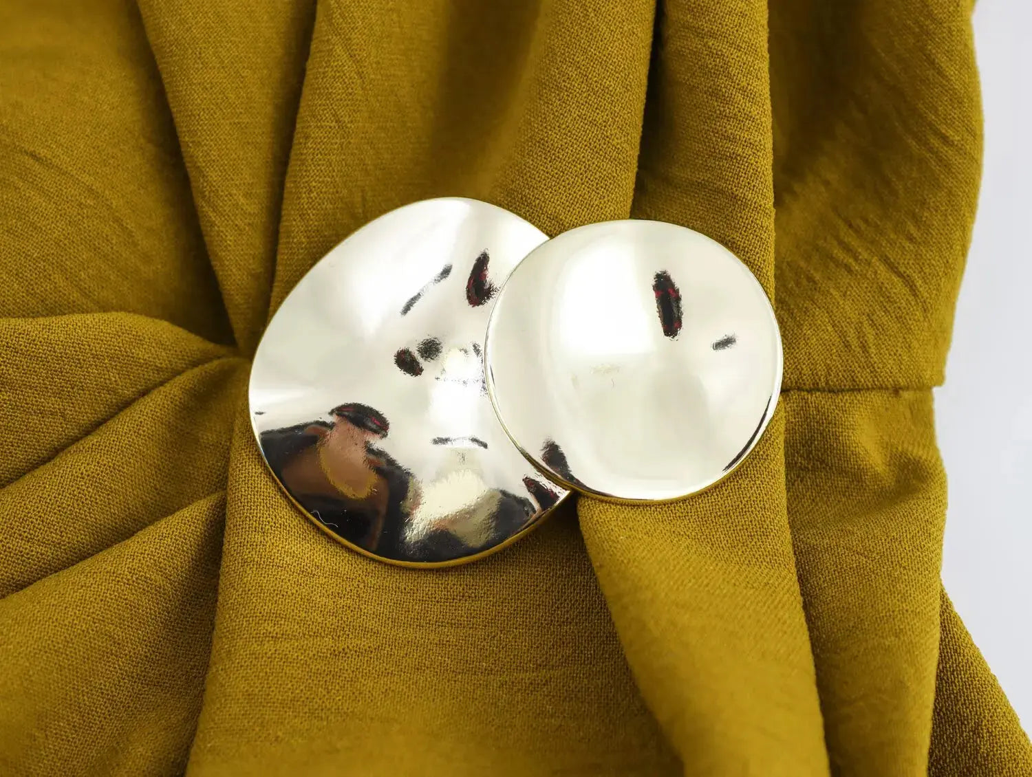 Close-up detail of Donna d'Alba Dress, hardware detail