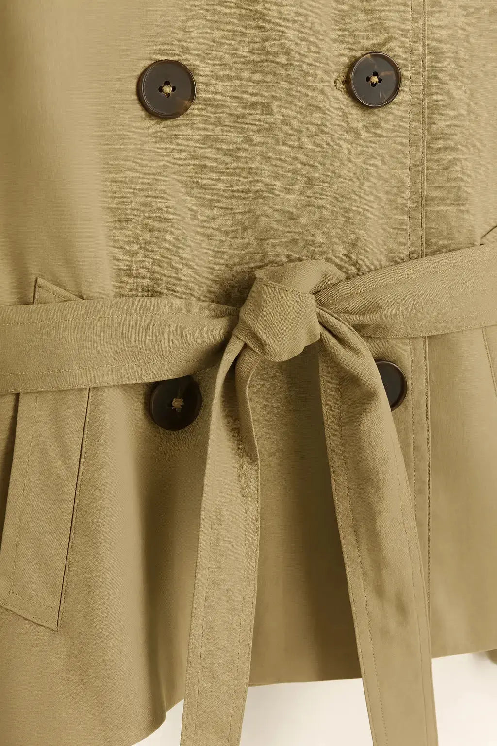 Close-up detail of Éternelle Cape