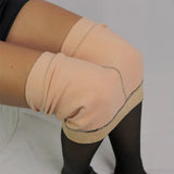 Close-up detail of Fernache Baby Velvet Tights – Elegant Warmth & Flawless Fit, hardware detail