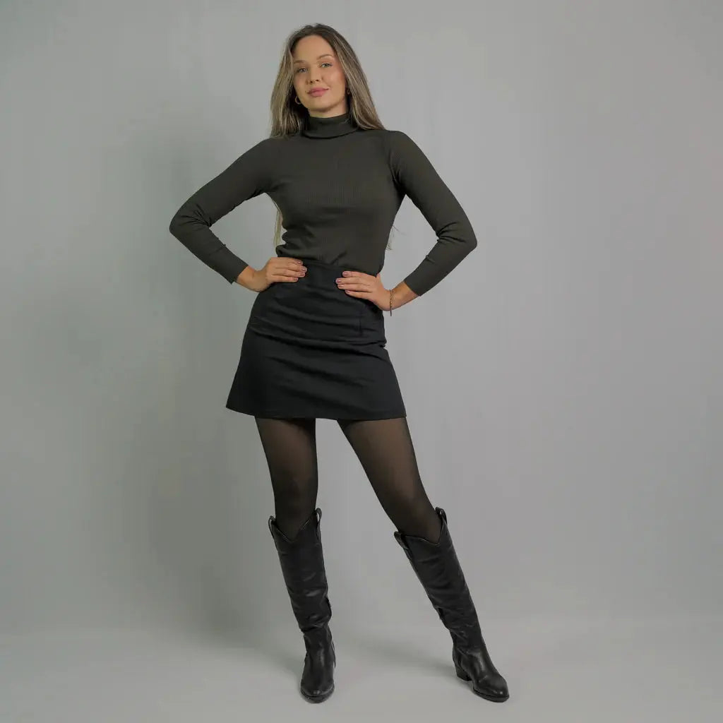 Fernache Baby Velvet Tights – Elegant Warmth & Flawless Fit shown in a lifestyle setting, back angle view