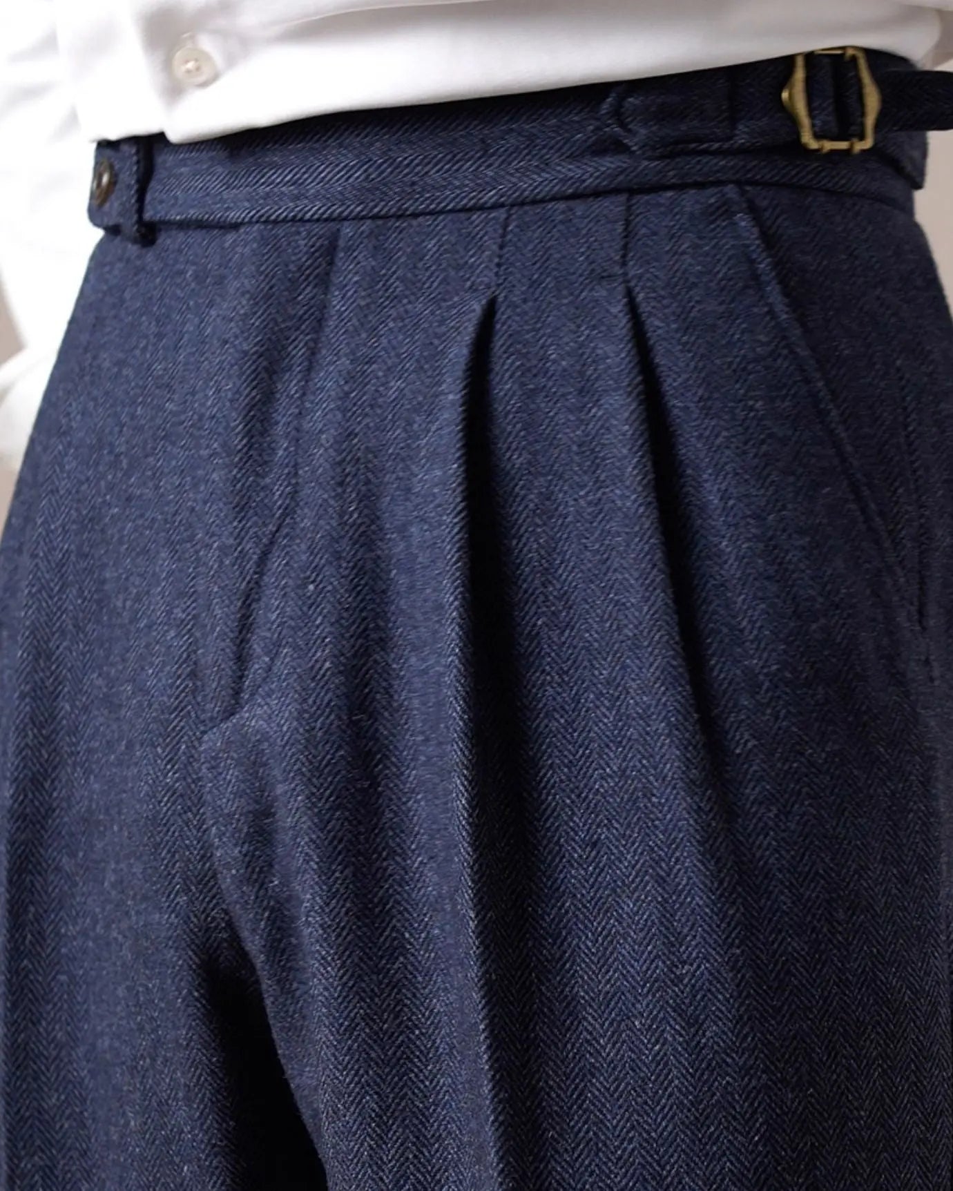 Italian Trousers Old Money Style Worsted Wool shown in a lifestyle setting, alternate view