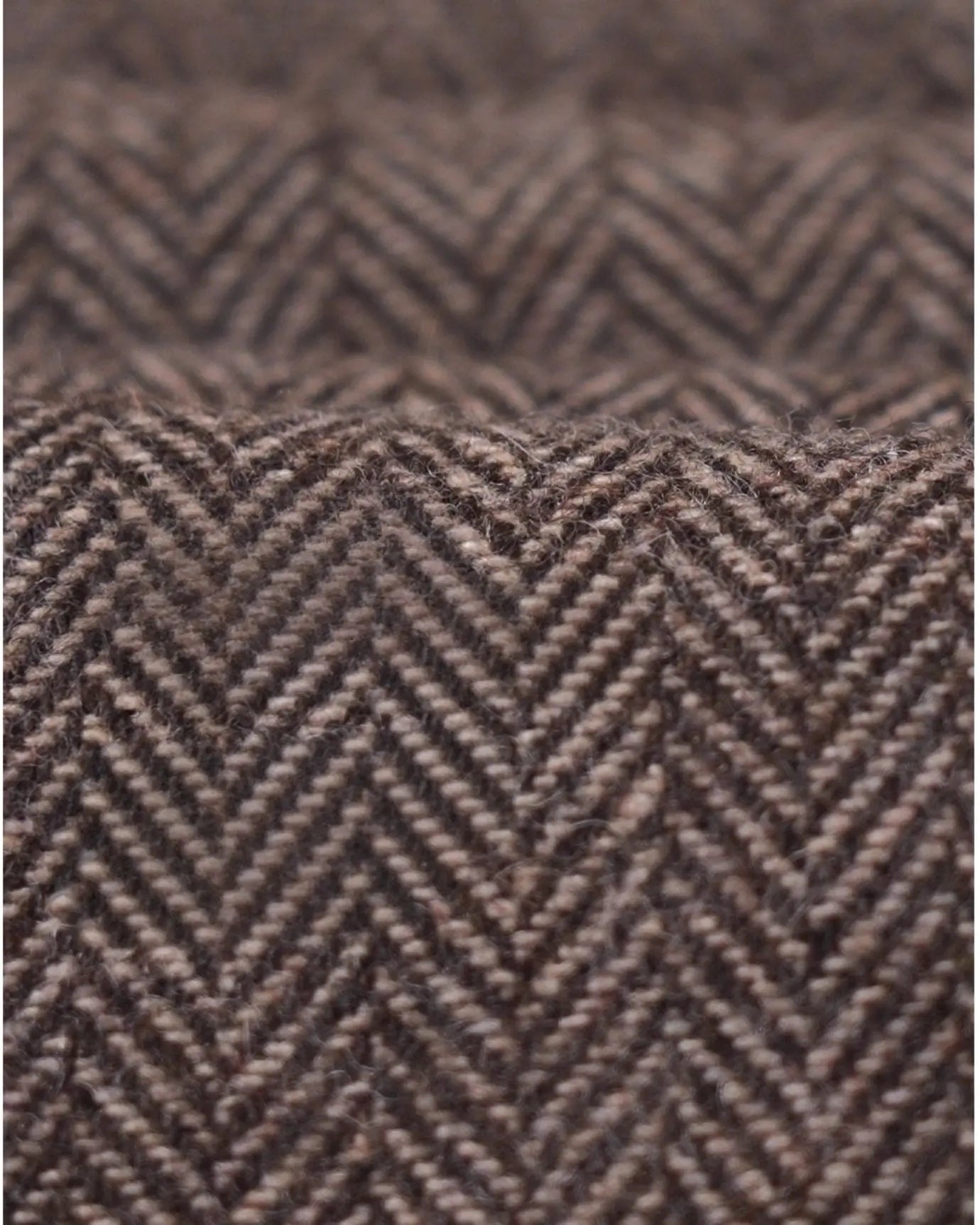 Italian Trousers Old Money Style Worsted Wool shown in a lifestyle setting