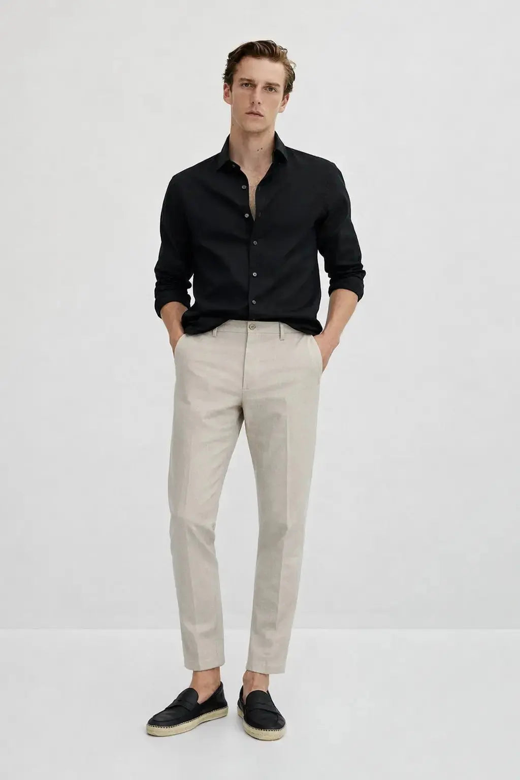 Lino Pants shown in a lifestyle setting