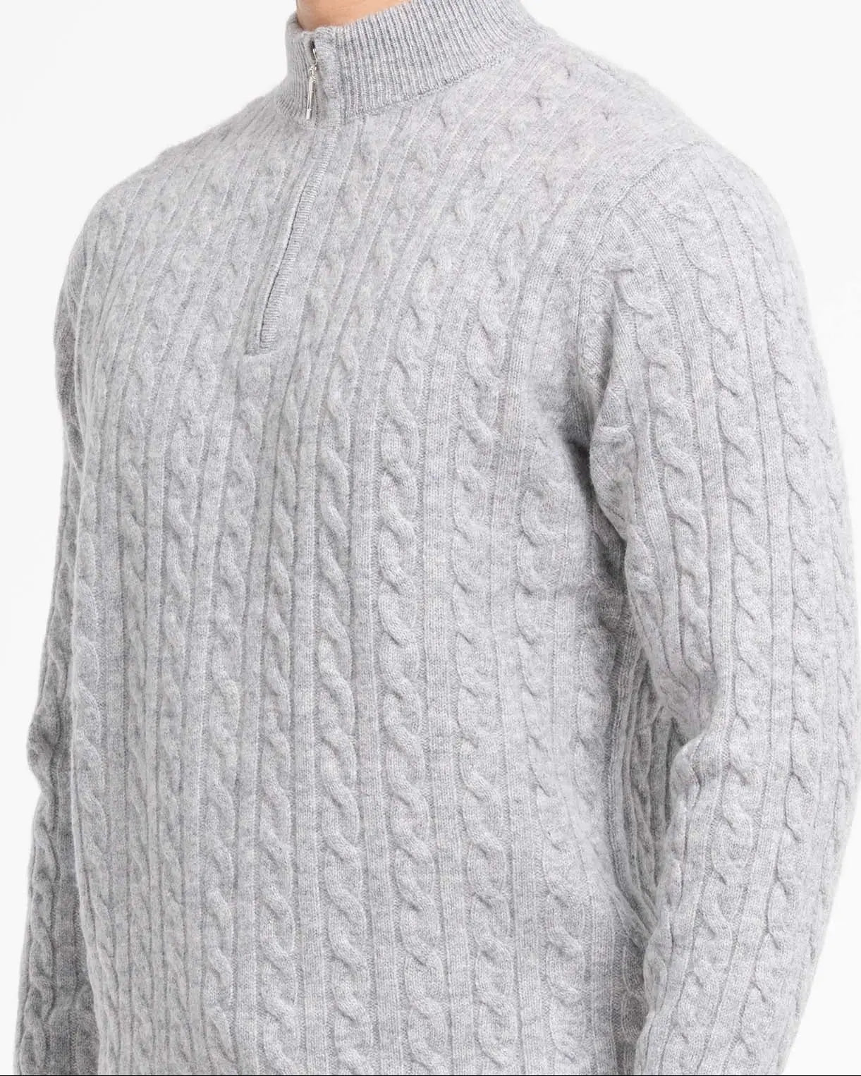 Close-up detail of Fernache Old Money Sweater Zip, hardware detail