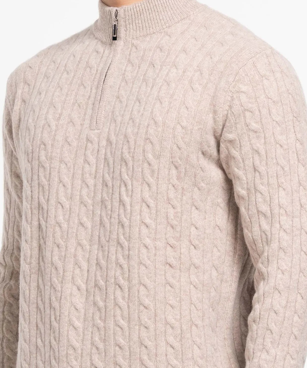 Close-up detail of Fernache Old Money Sweater Zip
