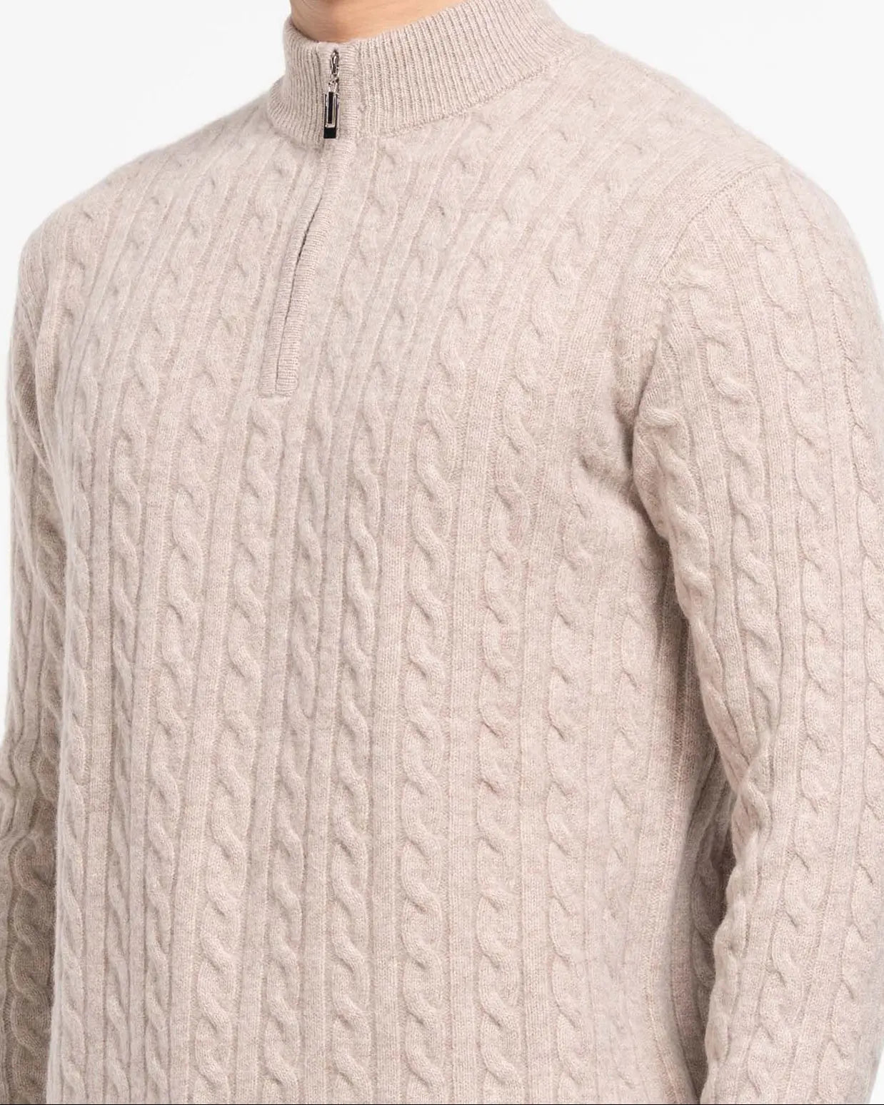 Close-up detail of Fernache Old Money Sweater Zip