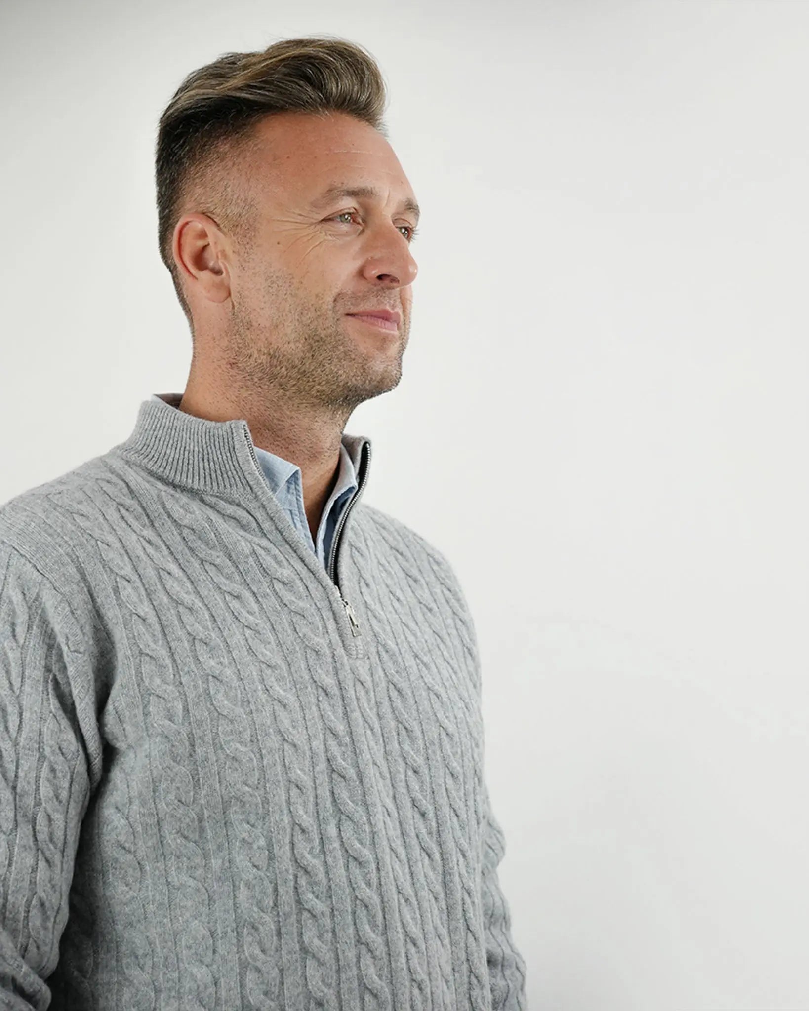 Front view of Fernache Old Money Sweater Zip