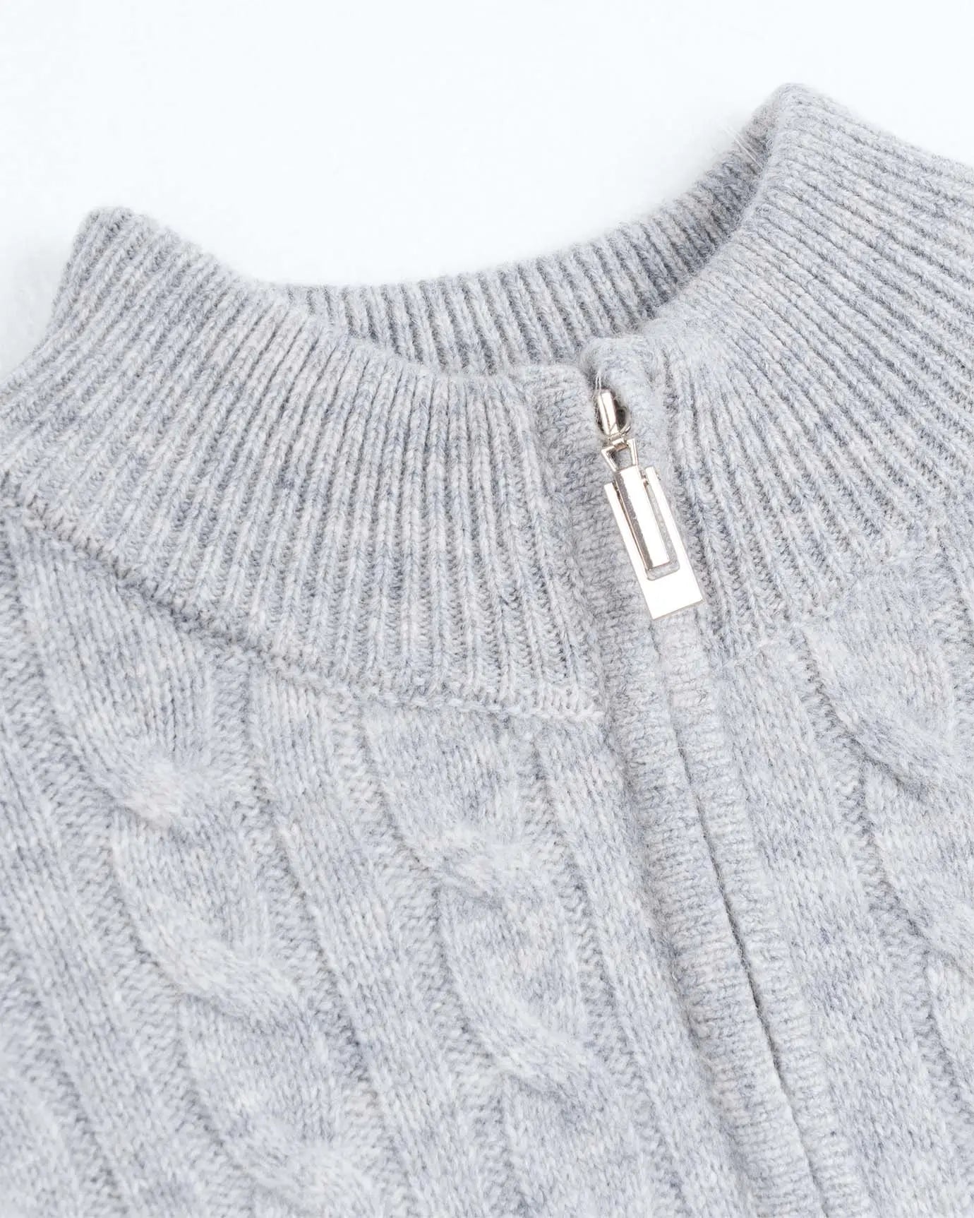 Fernache Old Money Sweater Zip shown in a lifestyle setting