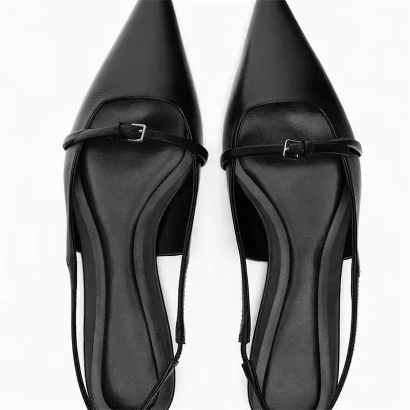 Three-quarter view of Nero Piatto Shoes, opposite angle
